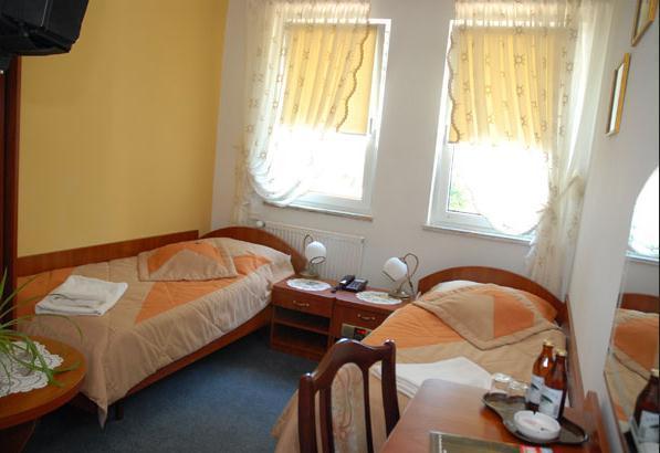 Hotel Restauracja Kaukaska Jadwiga Choroszy Wolsztyn Phòng bức ảnh
