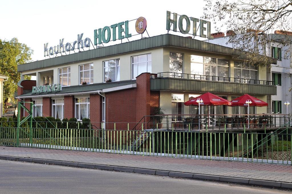 Hotel Restauracja Kaukaska Jadwiga Choroszy Wolsztyn Ngoại thất bức ảnh